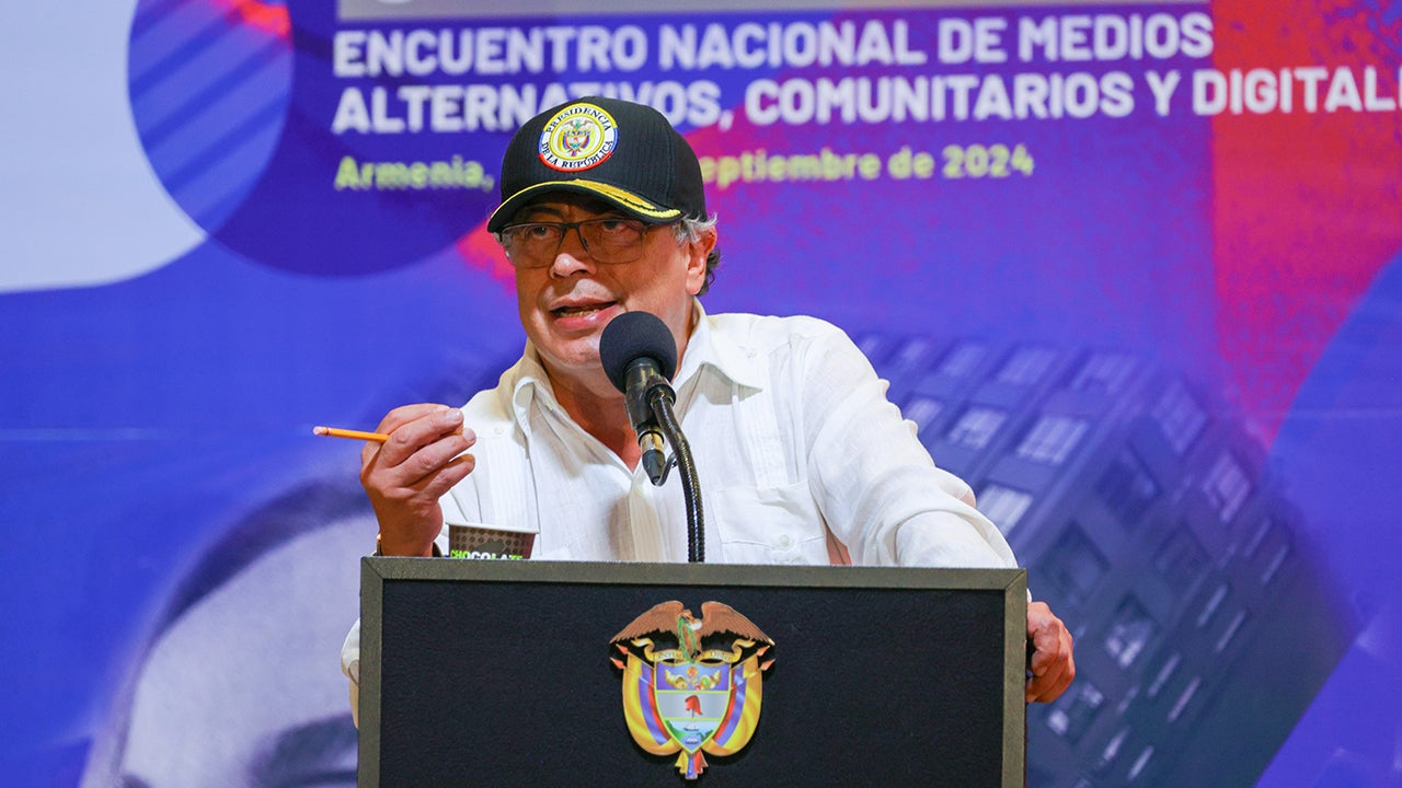 Defensa del presidente Petro pide suspender toda actuación en la Comisión de Acusación mientras se le reconozca como su apoderado