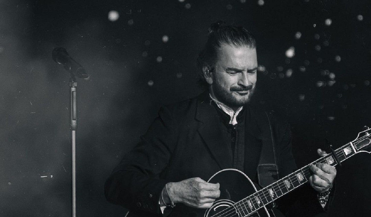 Ricardo Arjona llega a Estados Unidos con su gira "Blanco y negro" la fm