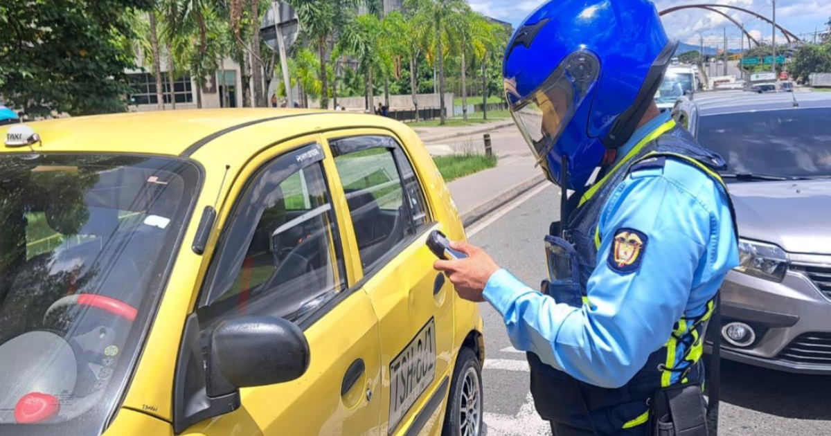 PICO y PLACA en MEDELLÍN hoy lunes 16 de junio de 2025