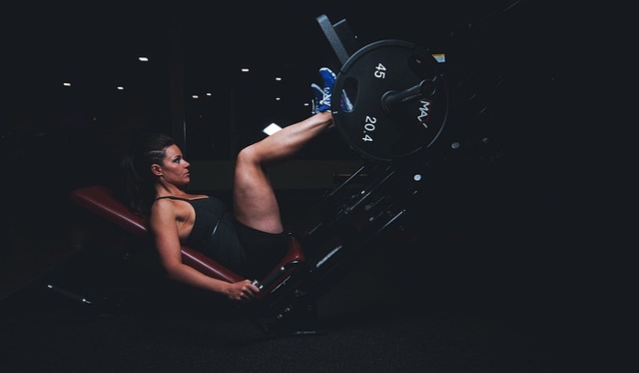 Mujer en el gimnasio