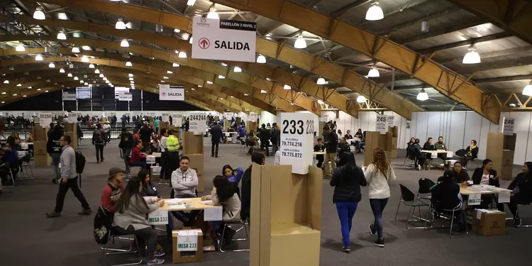 Ciudadanos ejerciendo su derecho al voto durante la primera vuelta de las elecciones presidenciales 2018 / Inaldo Pérez, LA FM Ciudadanos ejerciendo su derecho al voto durante la primera vuelta de las elecciones presidenciales 2018 / Inaldo Pérez, LA FM