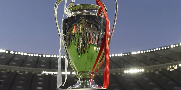 La 'orejona', trofeo para el campeón de la Champions League / AFP La 'orejona', trofeo para el campeón de la Champions League / AFP