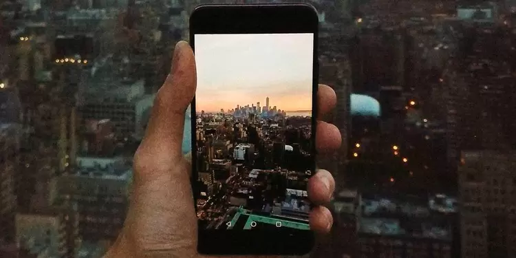 Una de las mayores preocupaciones a la hora de escoger un smartphone es la duración de la carga de la batería. Una de las mayores preocupaciones a la hora de escoger un smartphone es la duración de la carga de la batería.