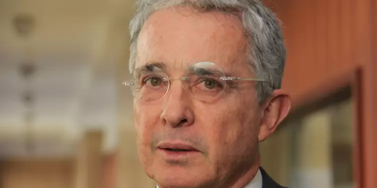 El senador Álvaro Uribe Vélez es investigado por presunta manipulación de testigos