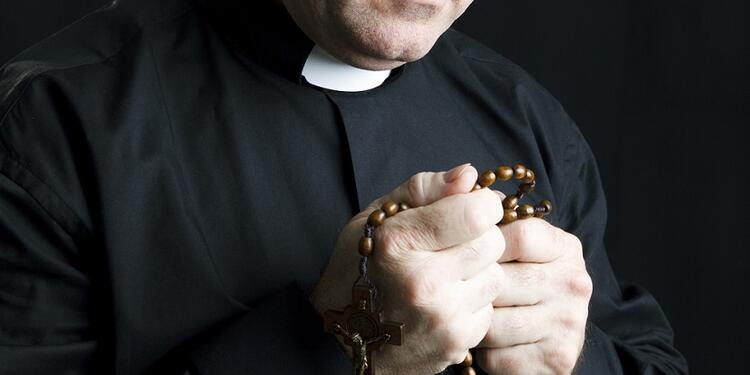 Sacerdote