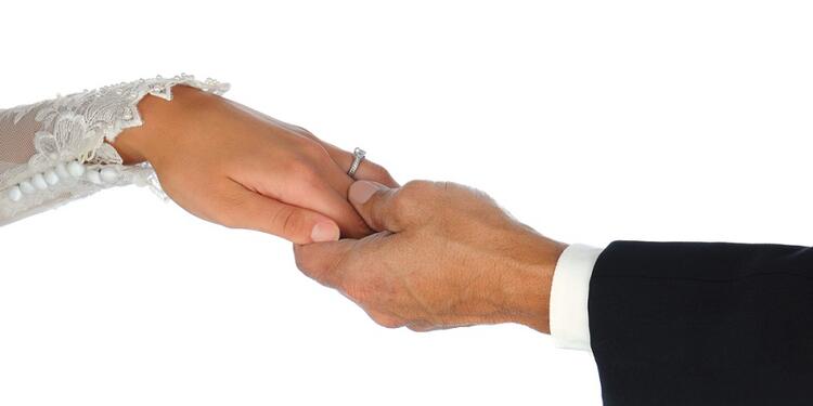 De acuerdo al fallo de la Corte, en el matrimonio las partes están obligadas a cumplir los compromisos que emergen del acto.