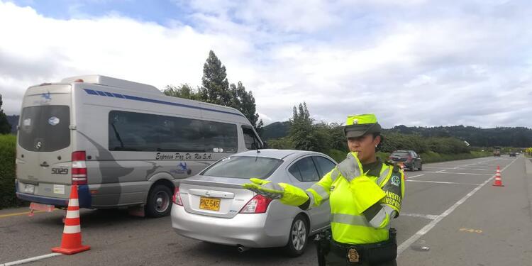 Policía de Tránsito Policía de Tránsito