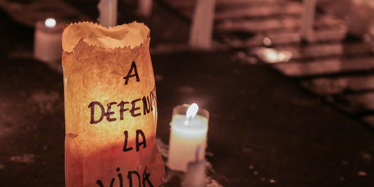 En Colombia se realizó una velatón por los asesinatos de líderes sociales en el país En Colombia se realizó una velatón por los asesinatos de líderes sociales en el país