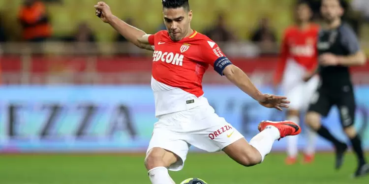 Falcao viajará con el Mónaco a China pero no jugará ante el PSG