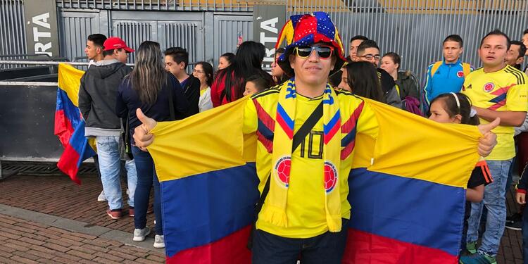 Hinchas de la Selección Colombia en el estadio El Campín