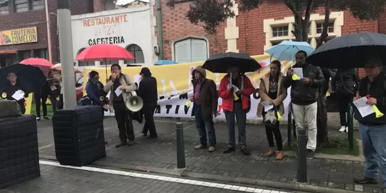 Profesores de Bogotá protestan por privatización de colegios