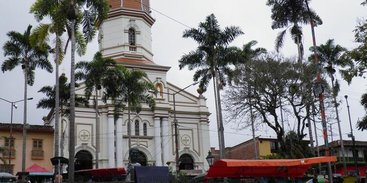 Referencia parque principal de Ituango.