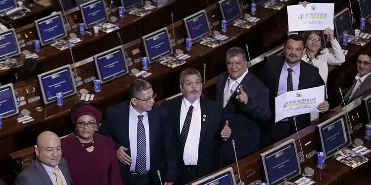 Así aparecieron las Farc en el Congreso el pasado 20 de JUlio.