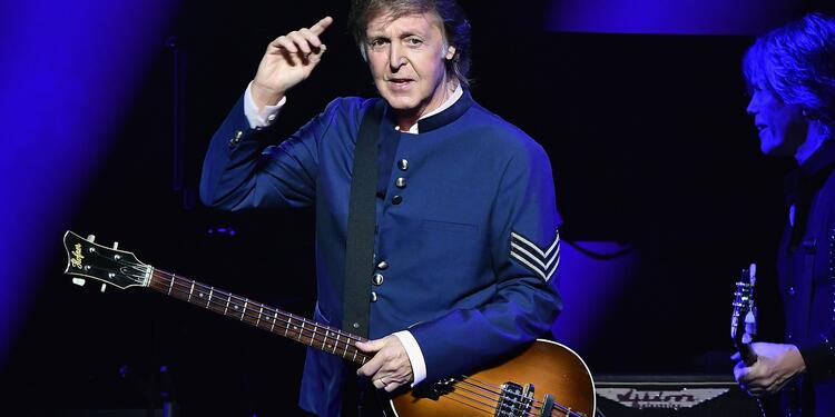 Paul McCartney vuelve a cruzar por Abbey Road