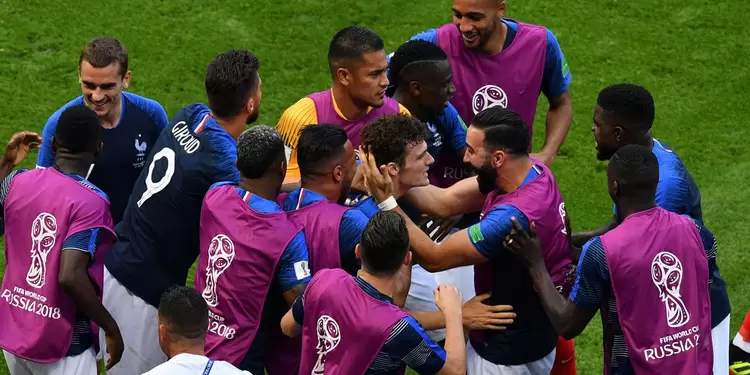 Benjamin Pavard celebrando su gol ante Argentina en Rusia 2018