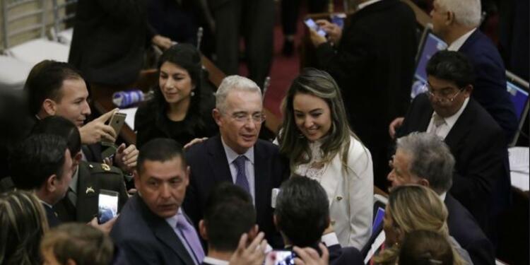 El senador Álvaro Uribe en el Congreso de la República.