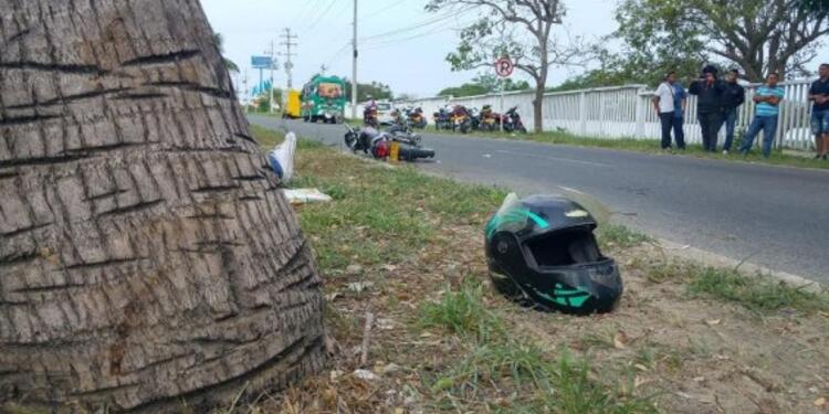 En los principales ejes viales del departamento, fallecieron cinco personas y otras cuatro resultaron lesionadas este fin de semana.