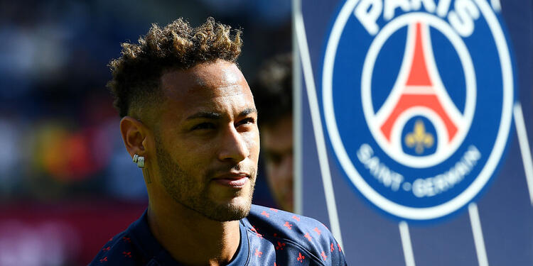 Neymar, jugador que regresó a Barcelona para cumplir con compromisos publicitarios