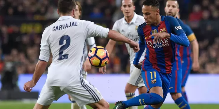 Neymar jugando con el Barcelona ante el Real Madrid