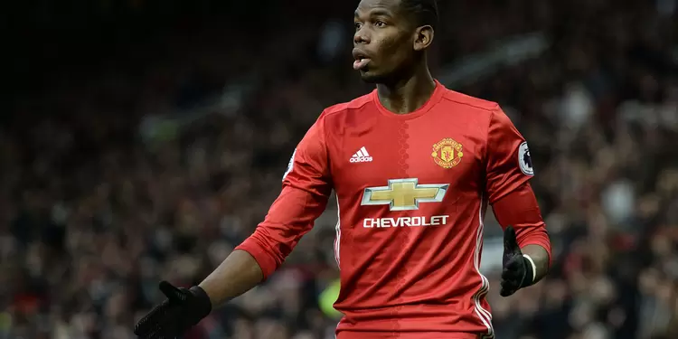 Paul Pogba arrancó como titular en la Premier League