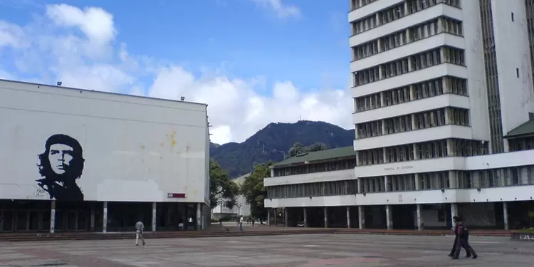 Universidad Nacional