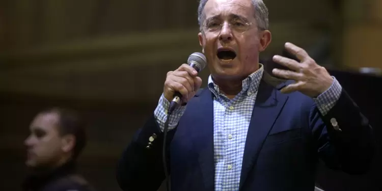 Exsenador Álvaro Uribe Vélez