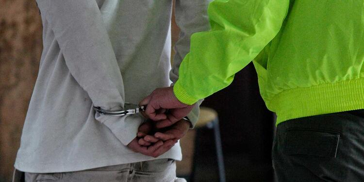 Autoridades detienen a delincuentes reincidentes.