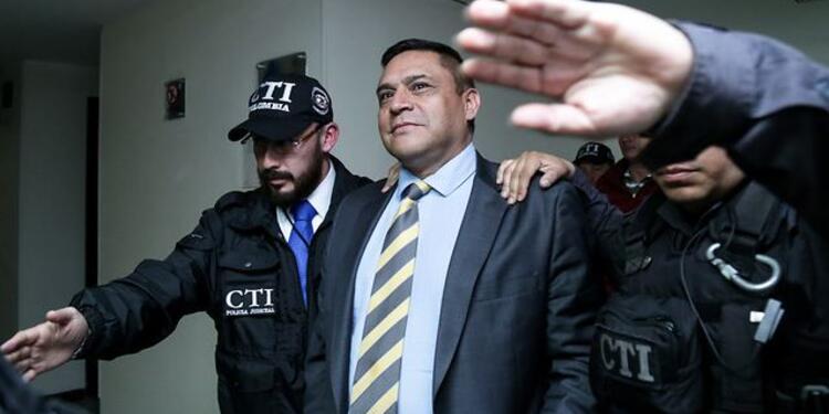 General Humberto Guatibonza, detenido en Bogotá