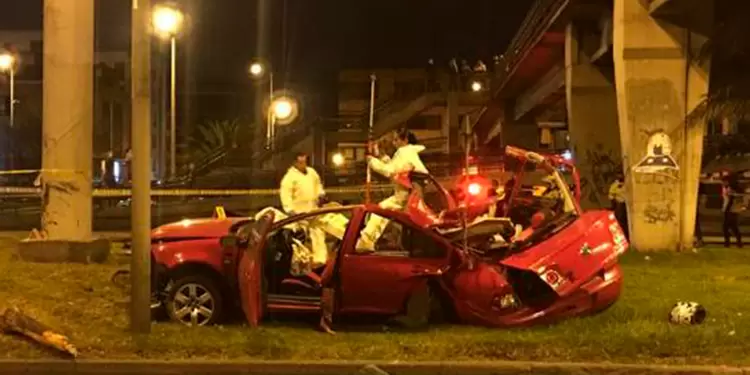 El vehículo Volkswagen Jetta en el que se movilizaban los cuatro jóvenes en Bogotá