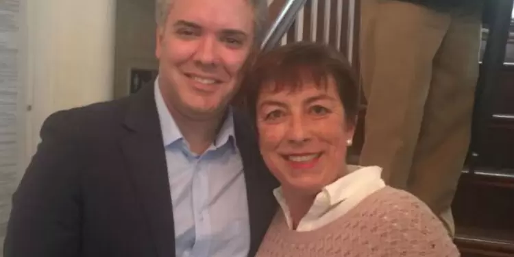 El presidente Iván Duque apareció así con Claudia Ortiz en redes sociales