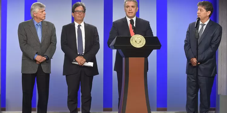 Jorge Humberto Botero, presidente del Consejo Gremial; Alberto Carrasquilla, ministro de Hacienda; Iván Duque, presidente de la República y Bruce Mac Master, presidente de la Andi