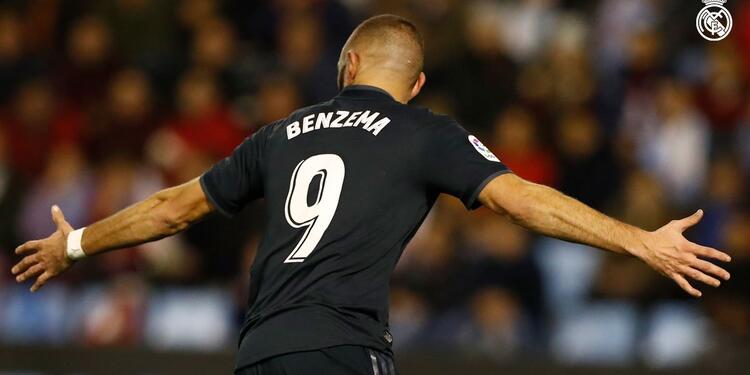Benzema celebrando un gol del Madrid Benzema celebrando un gol del Madrid