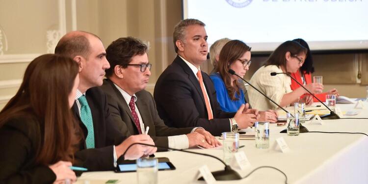 Presidente Iván Duque con equipo de ministros