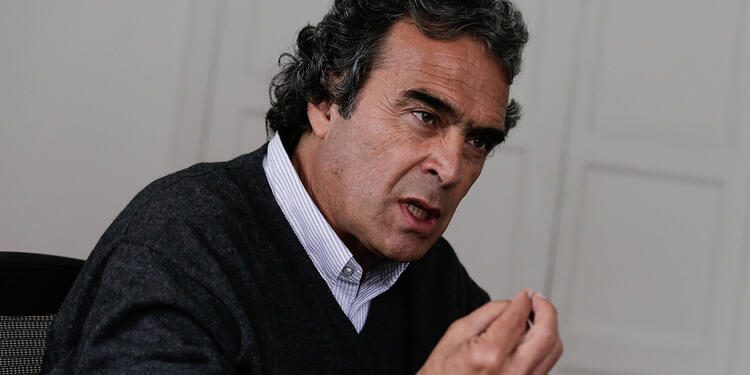 Sergio Fajardo es un matemático y profesor universitario.