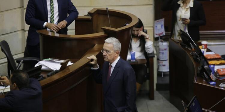 Exsenador Álvaro Uribe Vélez