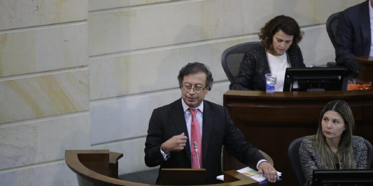 Gustavo Petro durante su intervención en el debate