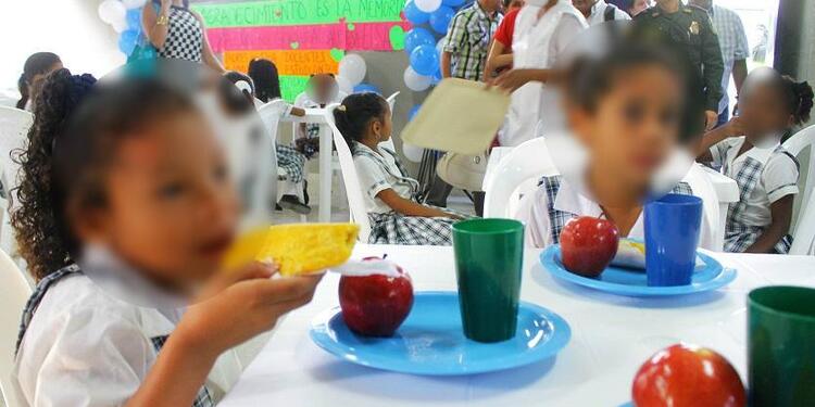 En Antioquia se han implementado campañas para evitar que los menores sigan sufriendo de este fenómeno. Este programa lleva alimentos a estudiantes de instituciones oficiales