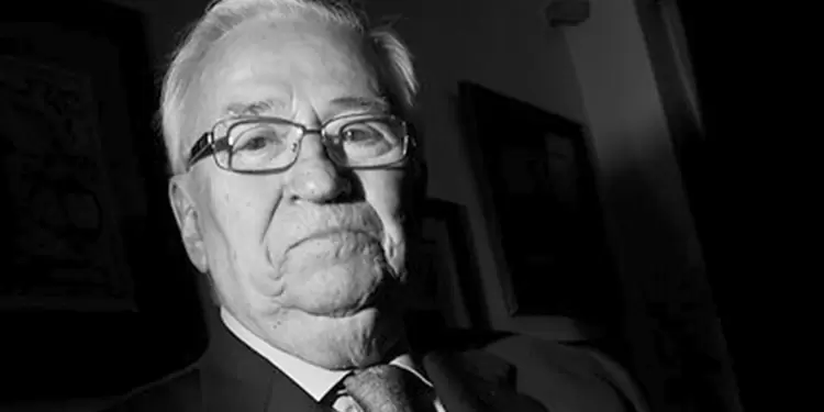 Belisario Betancur Belisario Betancur fue presidente de Colombia en el periodo 1982-1986.