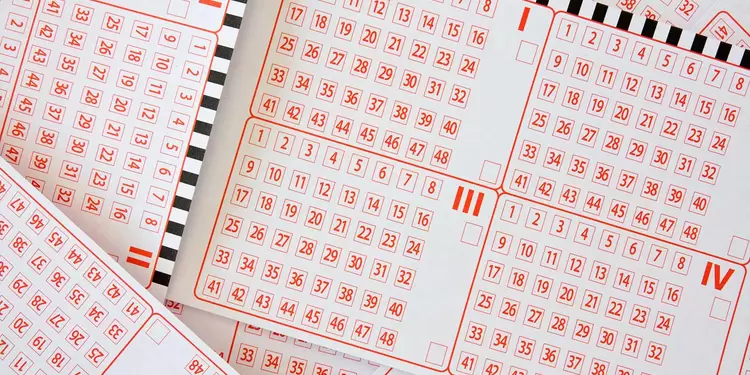 En fin de año mucha gente juega la lotería En fin de año mucha gente juega la lotería