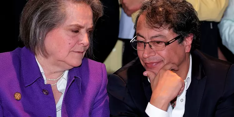 Clara López y Gustavo Petro, el 4 de diciembre de 2017 en Bogotá