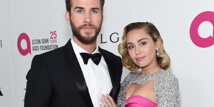 La joven cantante confirmó a través de redes sociales su unión matrimonial con el actor.