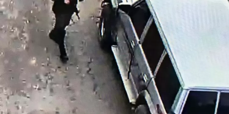 Momento del ingreso del carro bomba a la Escuela de Cadetes Momento del ingreso del carro bomba a la Escuela de Cadetes