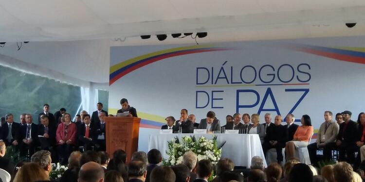 Pablo Beltrán, líder del ELN, en la entonces instalación de la mesa de paz en Ecuador