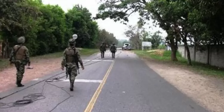 Se trata de un ataque a la población civil en mayo de 2011 en el departamento de Caquetá. Ejército retoma el control en zona rural de Corinto donde se enfrentaban grupos criminales