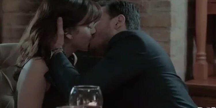 Los fans de la producción vieron una escena cargada de erotismo, pasión y amor entre los protagonistas.