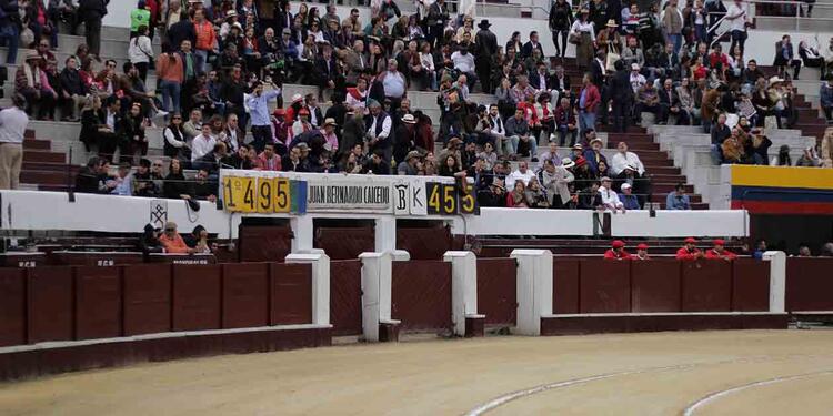 Primera corrida de la temporada en la Santamaría