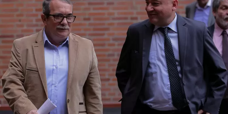 Rodrigo Londoño y Carlos Lozada, integrantes del partido Farc