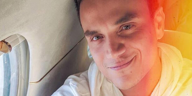 El cantante no se guardó su opinión sobre el lamentable hecho que quedó registrado en fotografías.