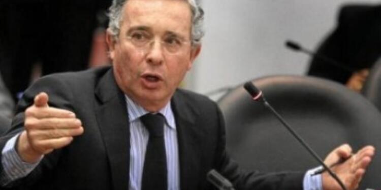 Álvaro Uribe Velez senador de la República