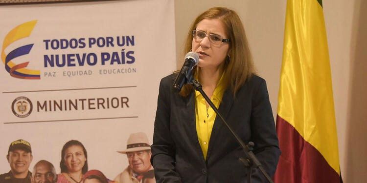 Sandra Devia fue viceministra del Interior para las Relaciones Políticas. Sandra Devia fue viceministra del Interior para las Relaciones Políticas.